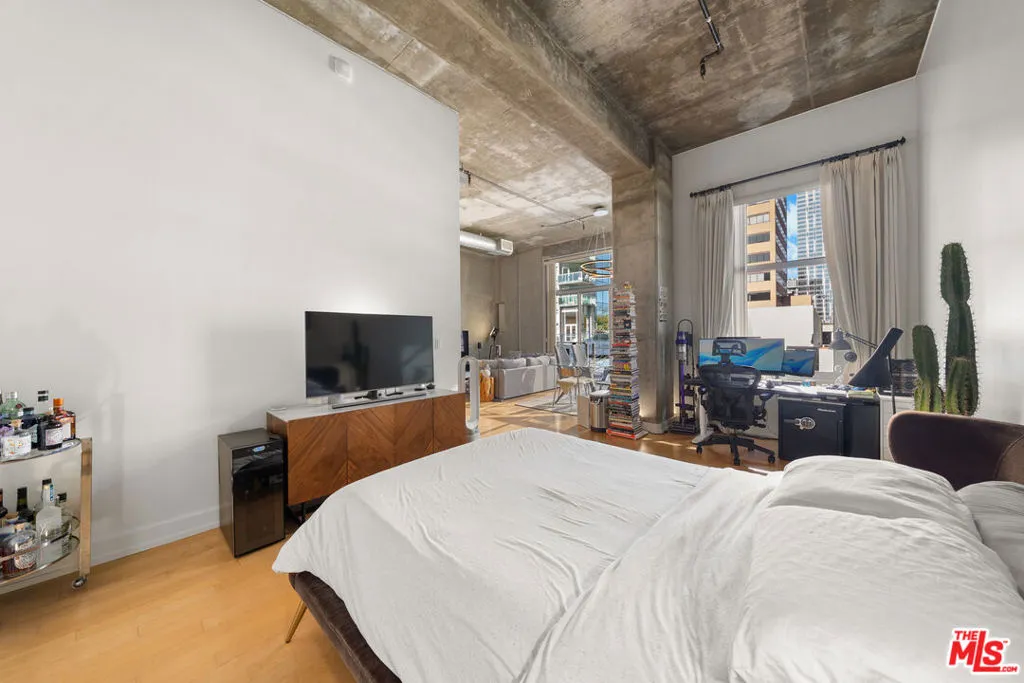 645 W 9th Street 711, Los Angeles, California 90015 home-pic-21